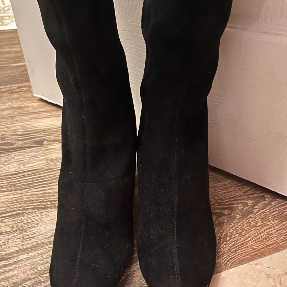 Knee high Suede Boot
